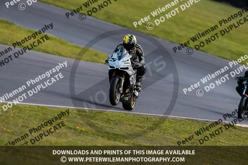 PJM Photography;anglesey no limits trackday;anglesey photographs;anglesey trackday photographs;enduro digital images;event digital images;eventdigitalimages;no limits trackdays;peter wileman photography;racing digital images;trac mon;trackday digital images;trackday photos;ty croes